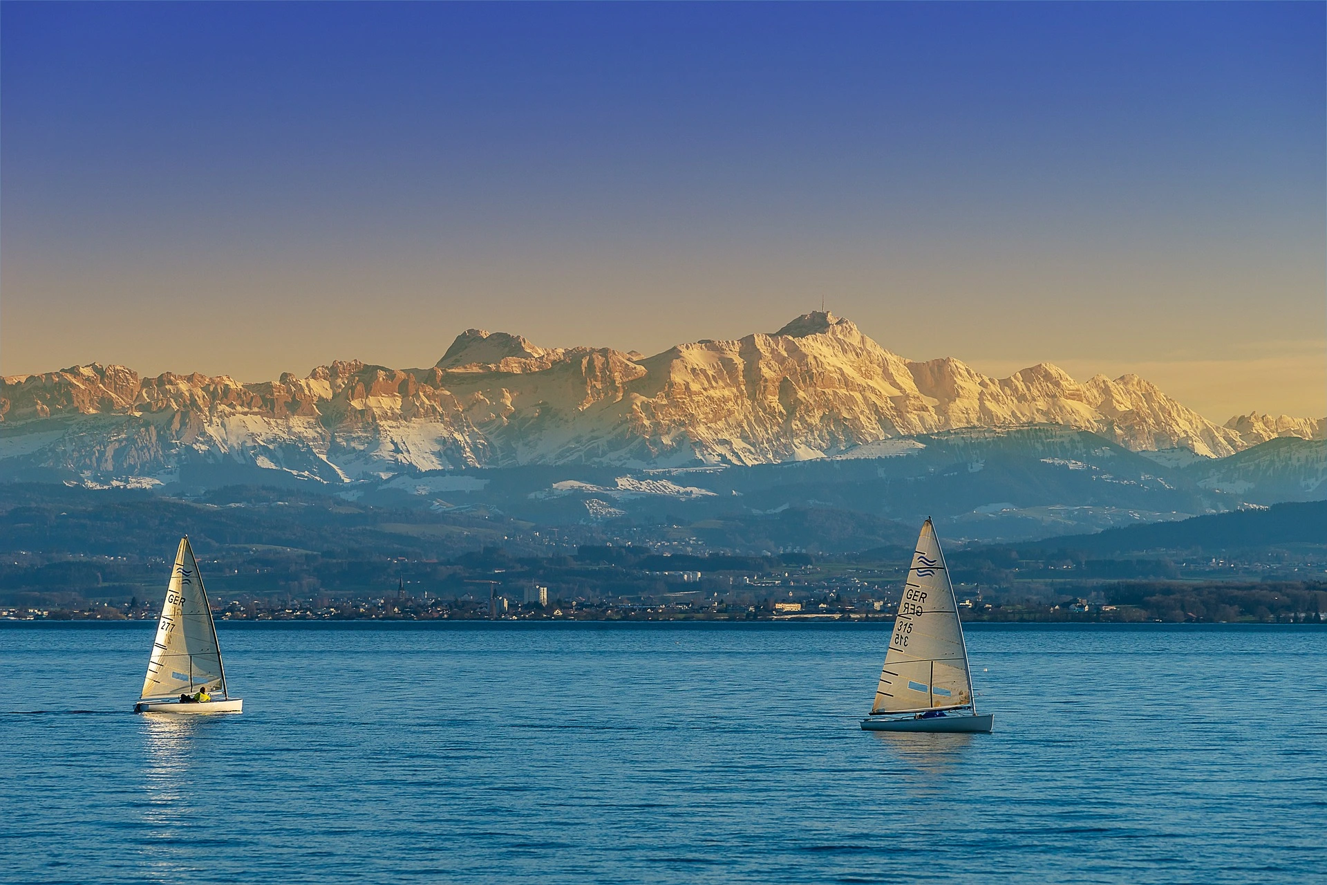 Wohnen, wo andere Urlaub machen – direkt am Wasser.