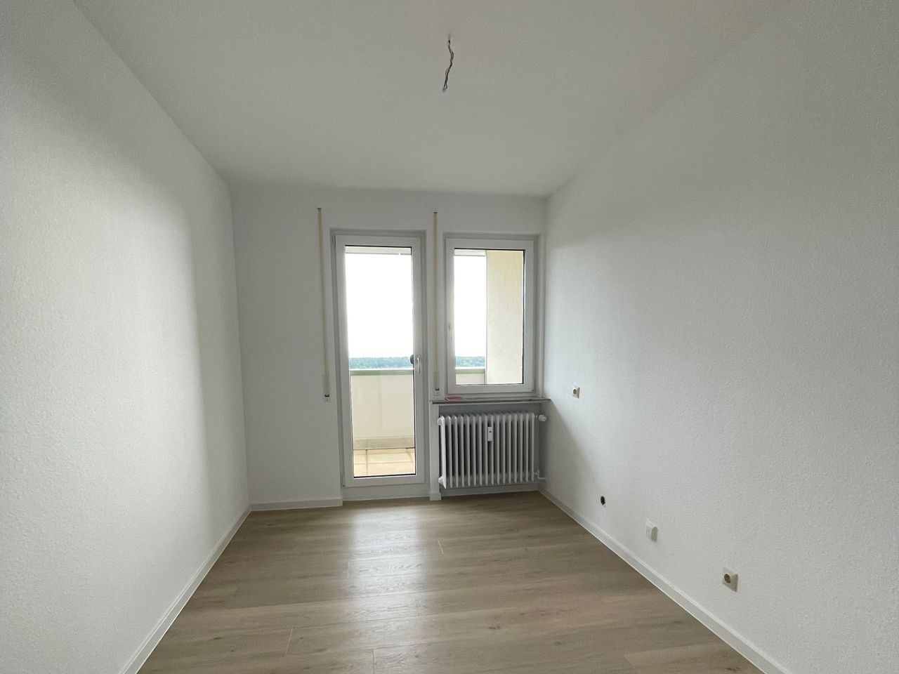 Küche mit Zugang zur Loggia