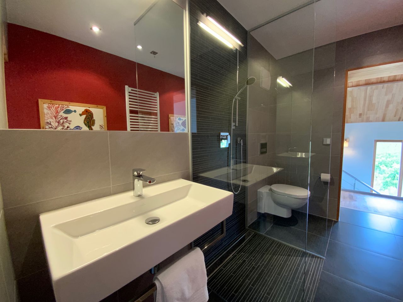 Zweites Badezimmer im Obergeschoss
