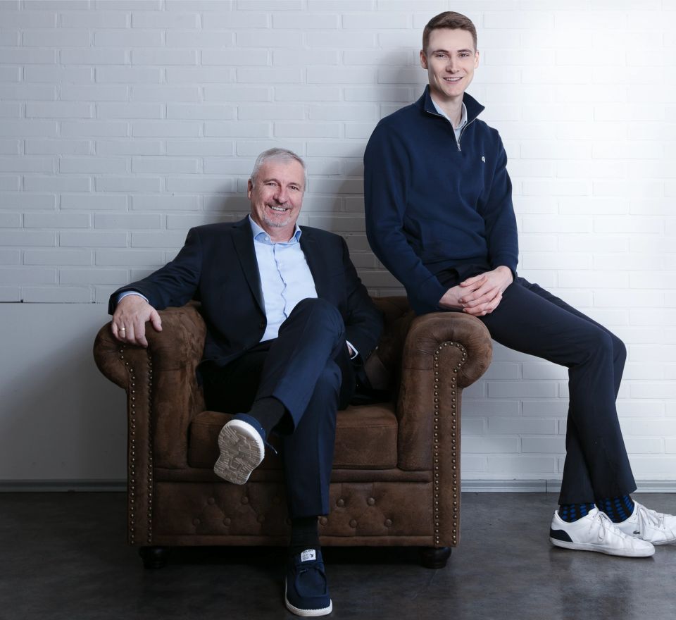 Zwei Generationen, ein Ziel: Immobilien erfolgreich vermitteln. – Ihr Immobilienmakler aus Immenstaad